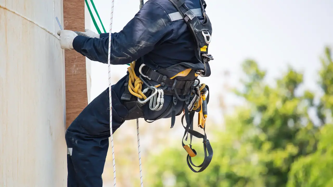 Şok Emicili Lanyard ile Düşüş Kuvveti Nasıl Azaltılır?